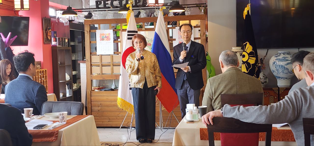 피스쿨로바 강연