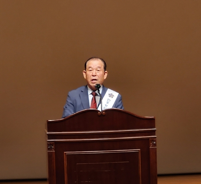 한영환 협의회장님 개회사 모습