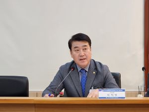 이덕만 상임위원 의견개진 모습 이덕만 상임위원 의견개진 모습