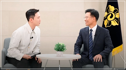 개그맨 조래훈이 민주평통에? 방용승 사무처장과 신입 자문위의 유쾌한 상견례 개그맨 조래훈이 민주평통에? 방용승 사무처장과 신입 자문위의 유쾌한 상견례